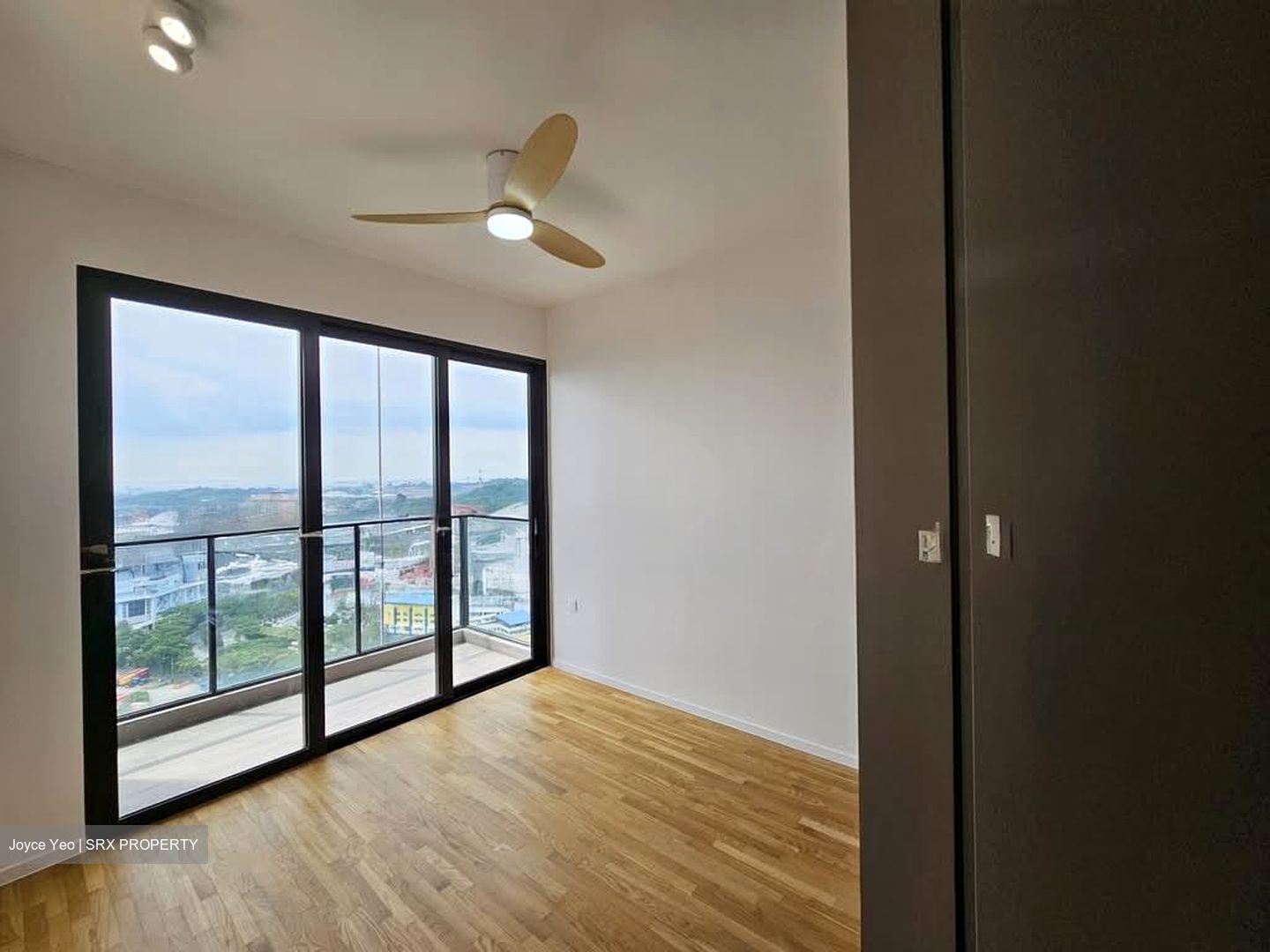 Avenue South Residence (D3), Apartment #576528541